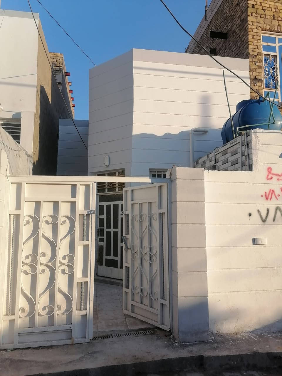 دار سكن طابو صرف جديد
المساحة ١٠٠ متر واجه ٥
البناء جديد غير مسكون
المحتويات استقبال مطبخ صاله غرفه نوم منور صحيات داخلية وخارجية
ارضية وصبغ وكهرباء وماء كله جديد
بناء طابوف عكادة
السعر المطلوب ٦٥ مع مجال
الموقع حي العسكري الثالث قرب شارع ٦٠ فرع علي الحداد
للاستفسار أكثر مراجعة مكتب التوكل للعقار الكائن في حي العسكري شارع ٣٠ او الاتصال والمراسلة على الواتساب على الرقم ***********
@إشارة
