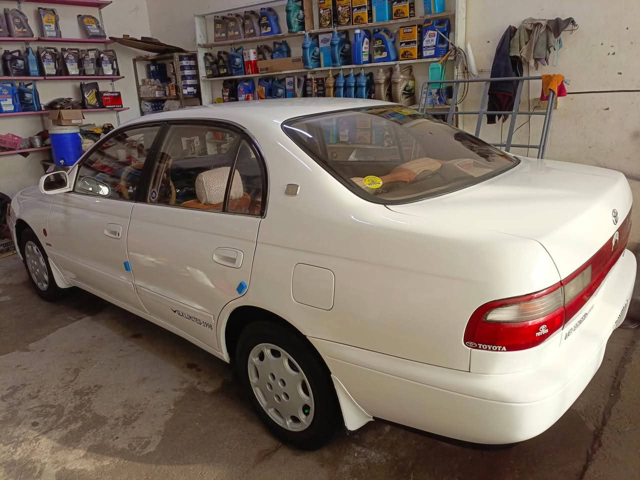 السلام عليكم كرونه للبيع محوره موديل 1998 رقمه بغداد رقم دولي سنويه لغايه 2030 السياره جاهزه من كلشي
محرك وكير حاويه حداديه تخم تاير كله جديد
السياره مصبوغه حزام بدون ضربه وخياس شرط
سياره كله عل بلادي براغي مامفتوح بيه وضع الشركه
السعر 65 وبيه مجال للعنوان واسط النعمانيه 
***********
