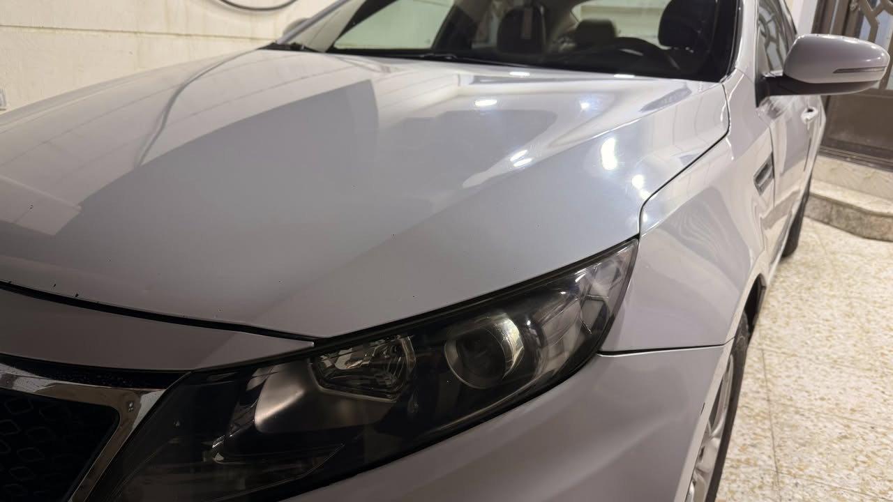 السلام عليكم
اوبتيما 2011 خليجي 
كير محرك صدر كهربائيات كلها تمام
مكينة 2000 سيارة حلوة ومرتبة وجاهزة كل نقص مابيها
صبغ باب السائق ومباوگ وياه الباب الخلفي والجاملغ الامامي وبيها مكانين صغيرات بيهن صبغ بسيط والباقي كلها بلاد
مكاني بغداد ابي غريب 
السعر 118 
***********
