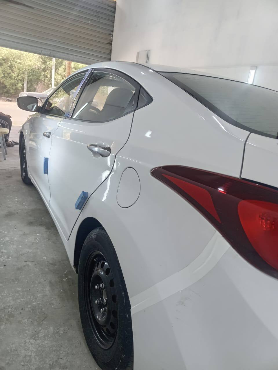 بسم الله الرحمن الرحيم
السلام عليكم 
سيارة النترا مديل 2014 خليجي  محرك 1600 دوش  موصفات 
فتحتين تبريد 
تحكم شتيرن 
شاشة و كامرة دوارة
اي بي اس
تخم تاير و يل كب جديد
حدادية جديدة
منظومة بانزين كاملة جديده 
منظومة تبريد جديده مبدل فابرتيه وراديتر 
منظومة تبريد محرك كاملة و جديده 
ال سيارة اي نقص ما بيها 
السيارة بيها تبديل قبق صندوك فقط 
و بارد بالجاملغ الامامي 
و بيها صبغ اثر تشليع  السيارة شلع صبغها 
و صبغتها  6 قطع صبغ 
السعر. 101 و بيها مجال بسيط 
الشراي يجي و بيه خير و يدلل 
مكاني البصره القبلة 
رقم 
*********** الصويرة, واسط
