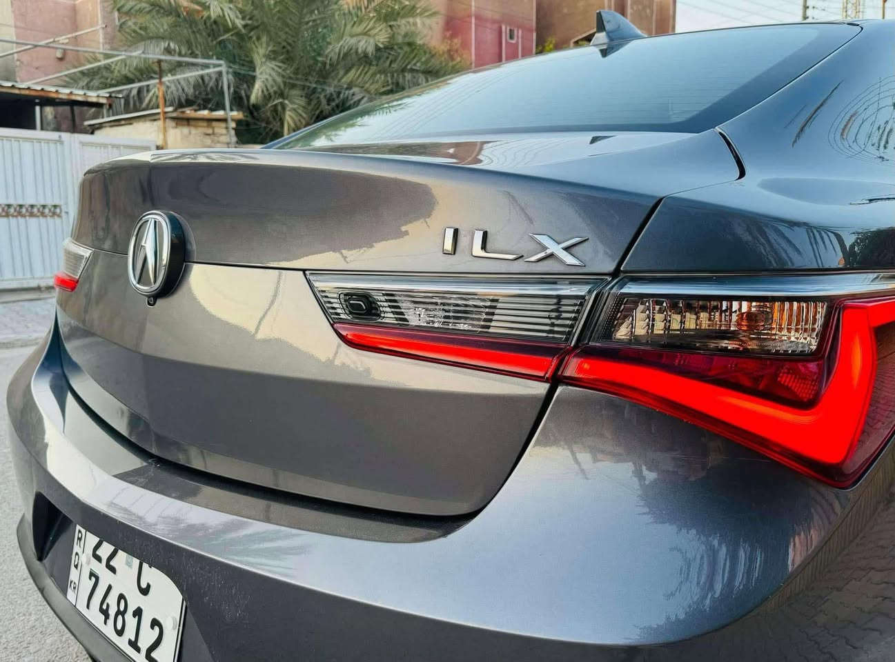 للبيع اومراوس هوندا اكيورا محرك 2400ماشيه 67الف مايل ضررهه جاملغ خلفي بدون ايرباك السعر 145 وبيه مجال ILxمكاني بغداد الرقم ***********
