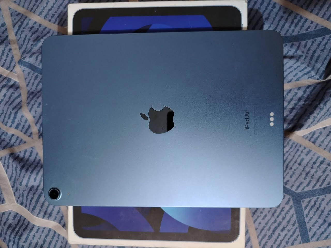 ايباد اير 5 للبيع
الجهاز ضيف كلش 
بطاريته 94 
المعالج M1 
الذاكره 64GB 
كامل ملحقات الاصليه + قلم و حافظة 
السعر 450 الف وبي مجال 
مكاني بغداد / ***********

