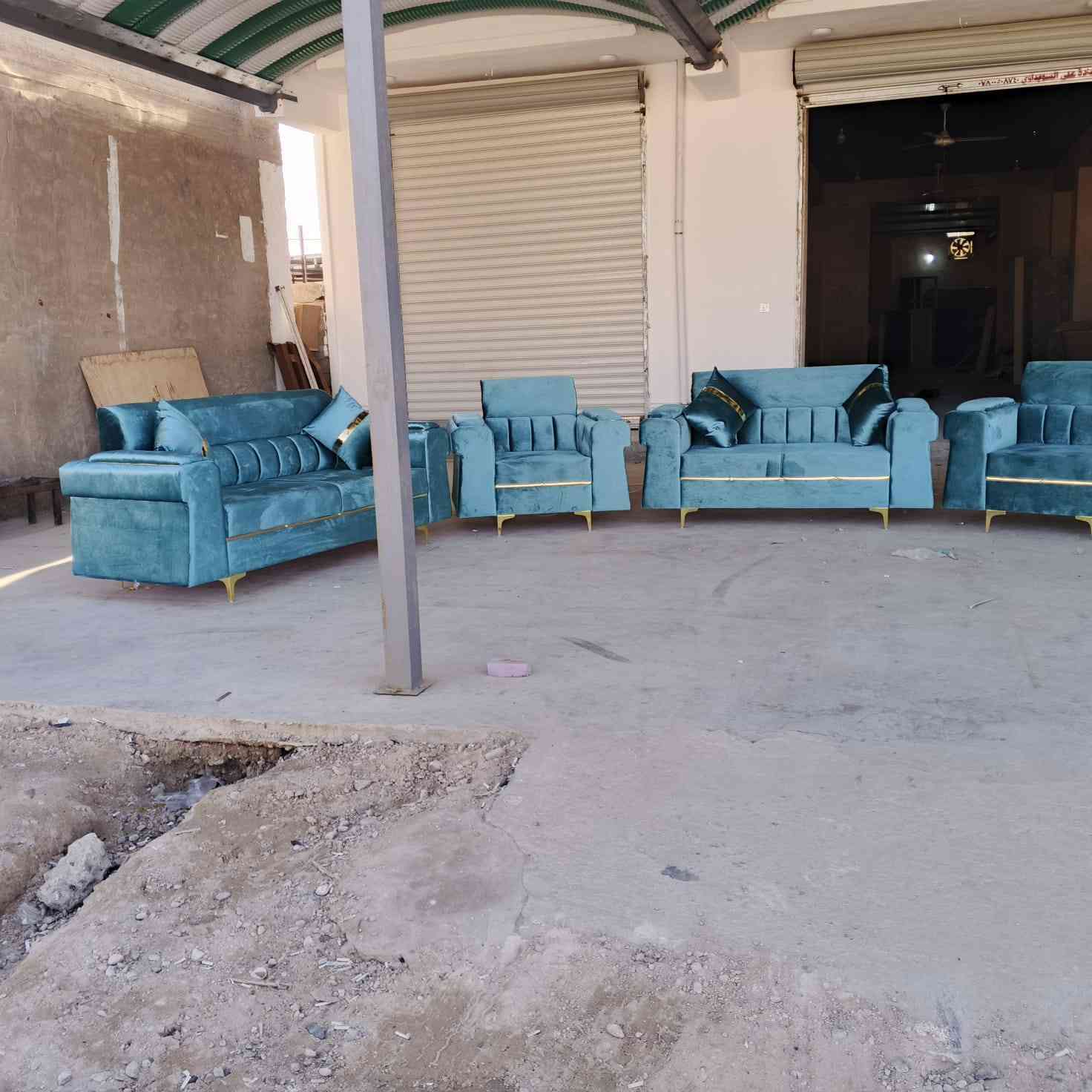 #يعلن معرض الهاشمي للأثاث العراقي عن
💥طخم 10مقاعد احطاطه درجه اولى
💥من نجارة بلوك ١٨ ملم أسود  وخشب ثقيل
💥اقمشة وسفنج من الدرجه الاولى
💥 نظام البيع #نقداً و #بالتقسيط المريح لمدة #12شهر 
.....
هيت_  قرب جامع_  الغفور
*********** فهد
***********مروان
