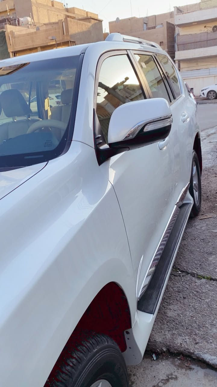 للبيع تويوتا برادو  موديل 2019
رقم بغداد الجديد باسمي  تحويل ثاني يوم
 هزه جديدة ( مكفولة من لصبغ ) 
 بيهة بارد جاملغ وبارد بين لبابين ومكحل 
مال سايق ولخلفة شي بسيط 
بلسونار اكو اثر حالوب 5 تقريبا مينشافن ابد ممبينات 
علمود اذكر كلشي بلمنشور ولسونار موجود
( صدر محرك كير كهربائيات تبريد تدفئة 
كلة مكفول ولا مفتوح بيهن برغي ) 
ماشيه 109 الف كيلو  استخدام شخصي . 
مواصفات السيارة .TX-S الفول موصفات 
محرك 6  سلندر 4000 
7 راكب / 
 .فتحه سلايد  / بصمه.
المري شفط.والاشاير بالمري.
كراسي  جلد كهرباء  / تحكم استرين
لايتات زنون. / ثلاجه . 
حساسات خلفيه /  كأمره خلفية .
اسبير تعليك. / دبل تانكي
دخول ذكي ./ مع اربع جامات اوتو.
نظام APS . / شاشه الجبيره 
مانع انزلاق.  مانع انحدار

السعر 37300$ وبيه مجال قليل 
للبيع فقط 
العنوان :- بغدادشارع فلسطين - ***********
