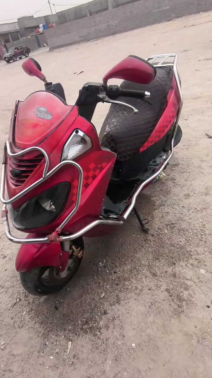 سلام عليكم  دراجه فورزه   السعر 250 وبيها مجال قليل المكان البصره الزبير حي القائد ***********
