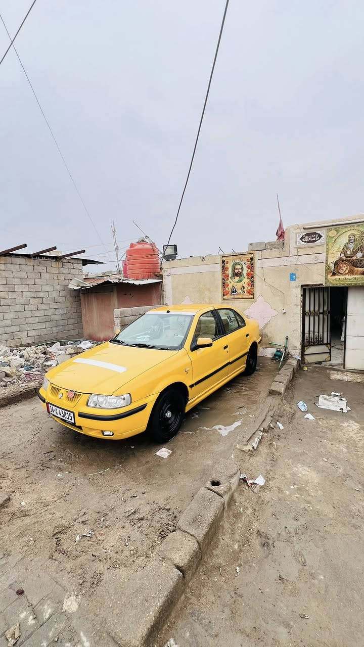 سلام عليكم سمند للبيع موديل ١١ راعي موجود سنويه بعده ما منتهيه سياره مكينه وكير حلوات تبريد شغال كهربيات كله شغاله حداده نص عمر مكاني البصره الرقم ***********
