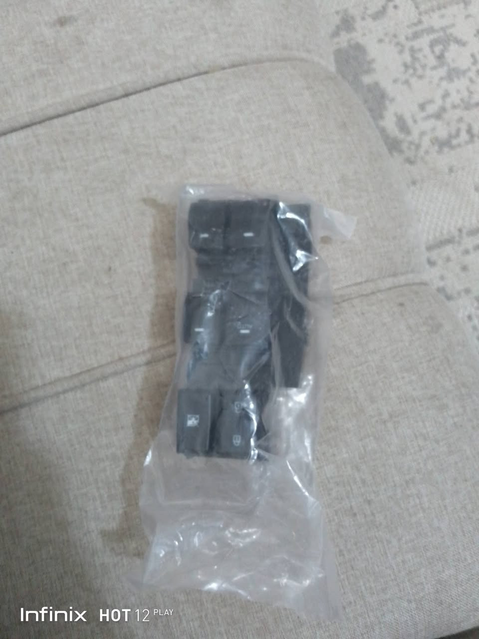 من رخصة صاحب الكروب السلام عليكم عندي كنترول تحكم مال النترا اعتقد مال 2018 او 2019 او 2017 السعر قيم واخذ للاستفسار ***********
