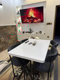 ميز طعام للبيع استخدام شهر واحد جديد السعر 150 ألف قفل  واتساب فقط 077...