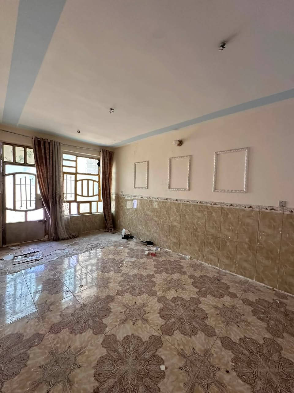 بيت #للايجارمساحة 100 مدخلين
الموقع / حي العقاري قرب مدرست الحماة

سعر اليجار :500 قفل

يحتوي /على #استقبال #مطبخ #خدمات # ٢غرف

للأستفسار آكثر الأتصال على الأرقآم 

0700499465


**إذا كنت صاحب هذا الإعلان وتريد حذفه لأي سبب، رجاءا أرسل رسالة إلى الدعم الفني**
