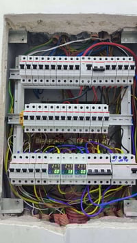 اجازة ٢٠ يوم • منظومات كاميرات • طاقة شمسية