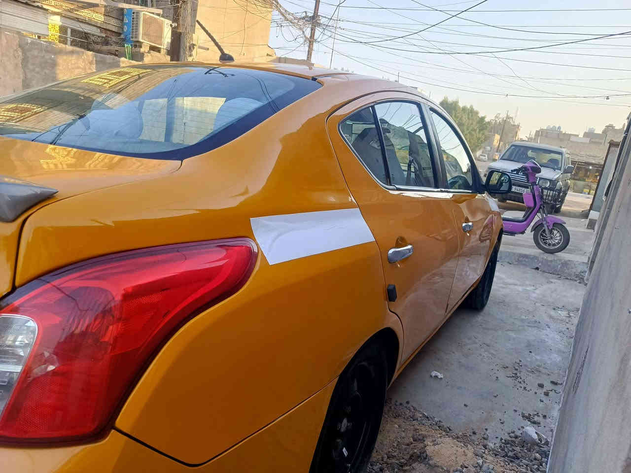 السلام عليكم نيسان فيرسا
2012
وارد امريكي حادثهه قبق جنطه 
سياره خير من لله جديده 
كير محرك تبريد جاهزه 
تخم تاير 
رقم بغداد الدولي 
مكان السياره بغداد 
السعر 85 
***********
