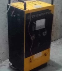 شاحنة بطاريات اصليه شرط للبيع اتصل وتدلل 07827467673