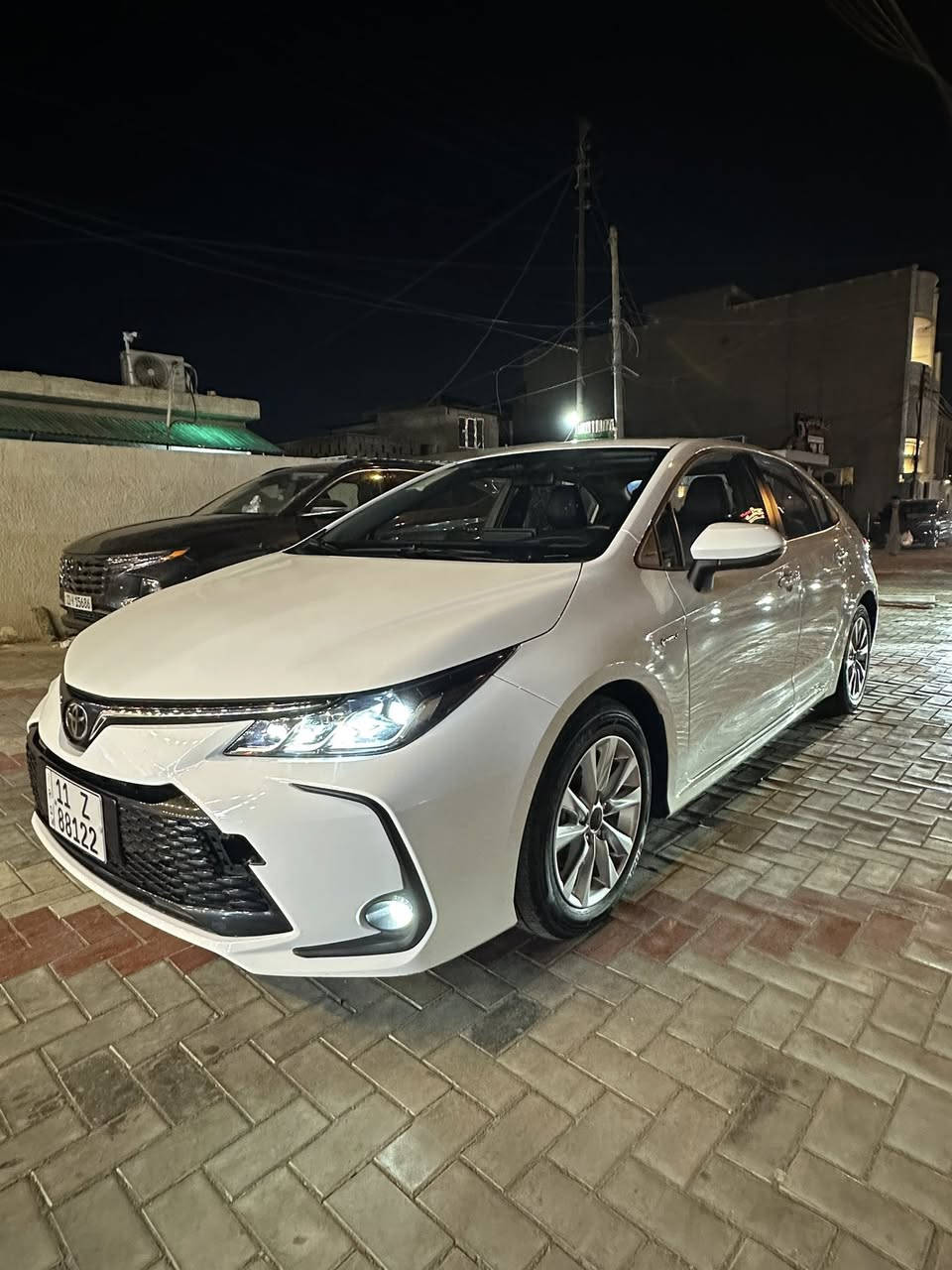 السلام عليكم
كورلا 2024 

الشكل الخليجي

هايبرد محرك 1800 

فول موصفات عدا الكرسي مو كهرباء

بصمه ودخول ذكي 
فتحه سقف
جلد اصلي 
ستيرن جلد
تبريد قطعتين
لايت لد زنون وبك لايت لد
هندبريك كهرباء
اوتو هولد
تحديد مسار ومانع تصادم 

السياره ماشيه 17 الف مكفوله 

السياره رقمه حلو مميز

السياره كباته بعده ممشدوده الكاعيته ممفتوحات 

مكان السياره بغداد المنصور

السعر 15500$

***********
