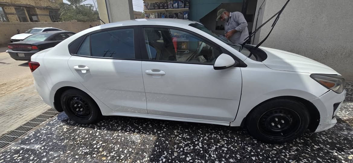كيه ريو مديل 22ولرد امريكي حدثها جاملق وبنيد وبيها بارد شبر بصف قبق البنزين مكينه دوش  1600 معوقين المعوق بيتهم بل قبله السعر 105 السياره موجوده بل بصره ***********

