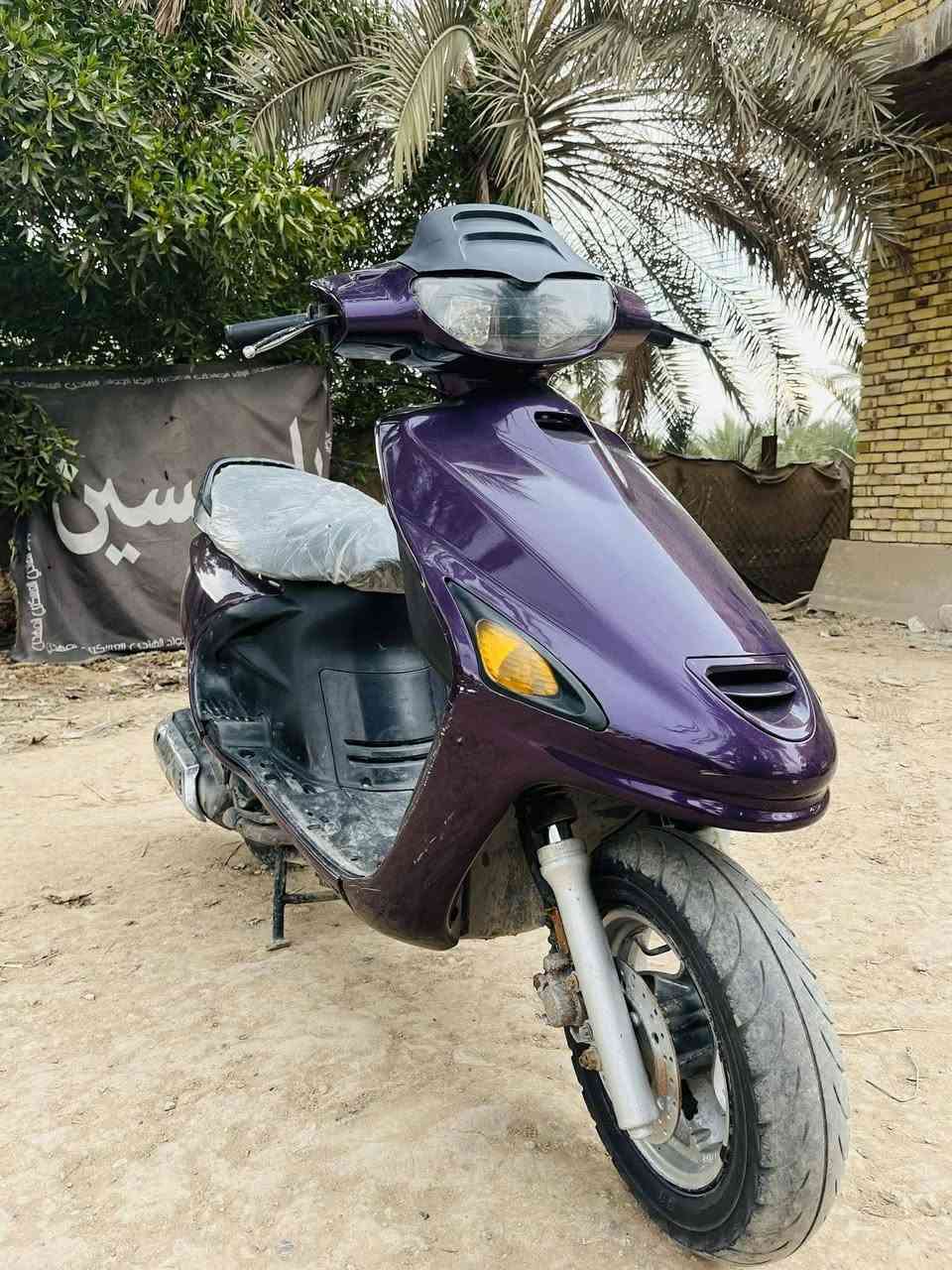 سلام عليكم  فراشه للبيع (٣٠٠)
دراجه ناعمه وحلوه شغال سلف هندر ودراجه مجفتهه مره وحده 
مكان ديوانيه دغاره 
رقمي *********** 

السعر (٣٠٠)
