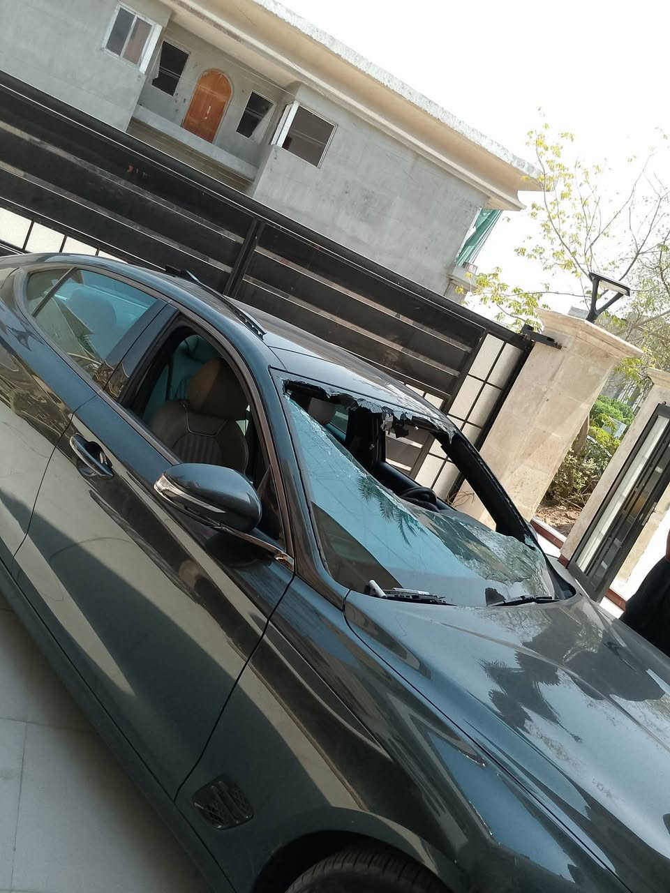 جميع نواع زجاج اليسارات القديم ولحديث نقل وشدداخل بغداد مجانن
وبنسب السعار رقم الهاتف ***********

