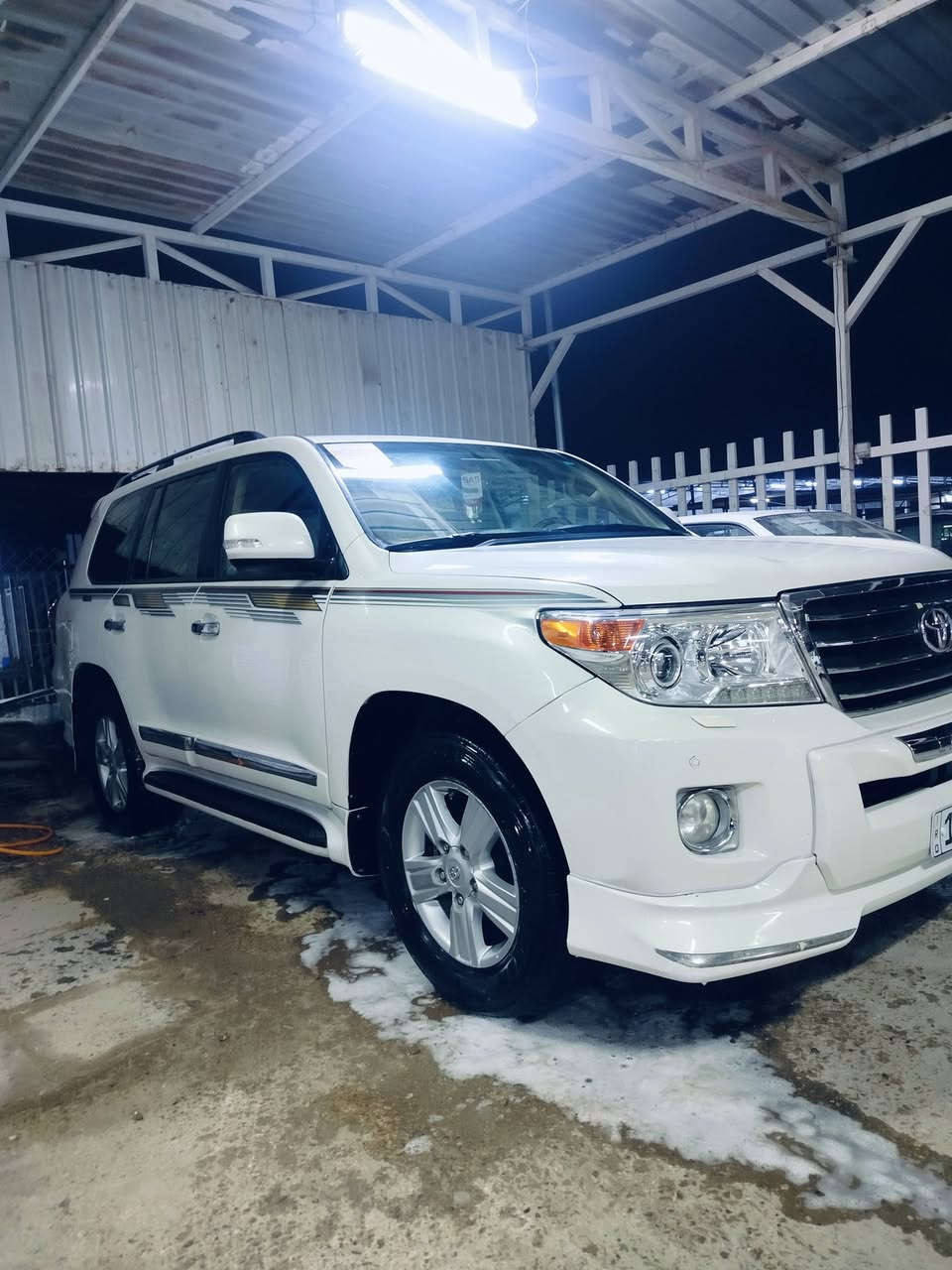 الاندكروز موديل 2012 بيها بارد بلجاملغ الامامي اليسر جاهزة من كلشي مكينةمامفتوحه وكير وحدادية وتخم تاير وتبريد ثلج رقم بغداد دولي الاستفسار ***********
