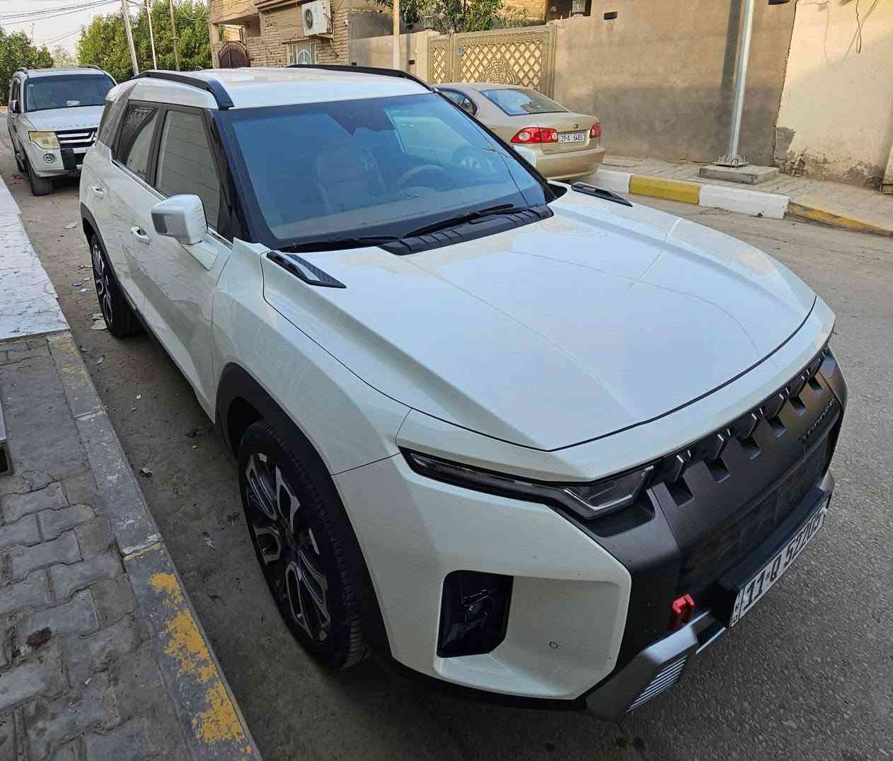 تورس سانك يونك وارد كوري ٢٠٢٣
بانزين ( رقم بغداد ) بأسمي تحويل بأي محافظة 
حجم المحرك ١٥٠٠ توربو 
ماشيه ٣٠ الف حقيقي استخدام قليل جدا 
فووول مواصفات ماعدا الفتحه 
بصمه حساسات امامي وخلفي توقف ذاتي قياده ذاتيه رادار تحديد مسار[ اذا كان السائق نائم أثناء القيادة يتم تخفيف السرعه وتركن على جهه اليمين]
ثلاث شاشات تحكمات سترين جهتين 
شفتات تبديل نمر الكير العادي خلف الستيرن 
تبريد خلفي 
كشنات الامامي كهربائي وتدفئه وتبريد 
تدفئه في الستيرن 
الكشنات الخلفيه تدفئه 
جنطه كهرباء 
دواخل جملي 
وبعد هواي مواصفات 
الضرر تبديل باببين اصليات جهه السائق فقط رش بدون دواخل 
السعر/ ١٨٥ $ 
مكان السياره ديوانية 
للاستفسار الاتصال على الرقم 
*********** او واتساب
