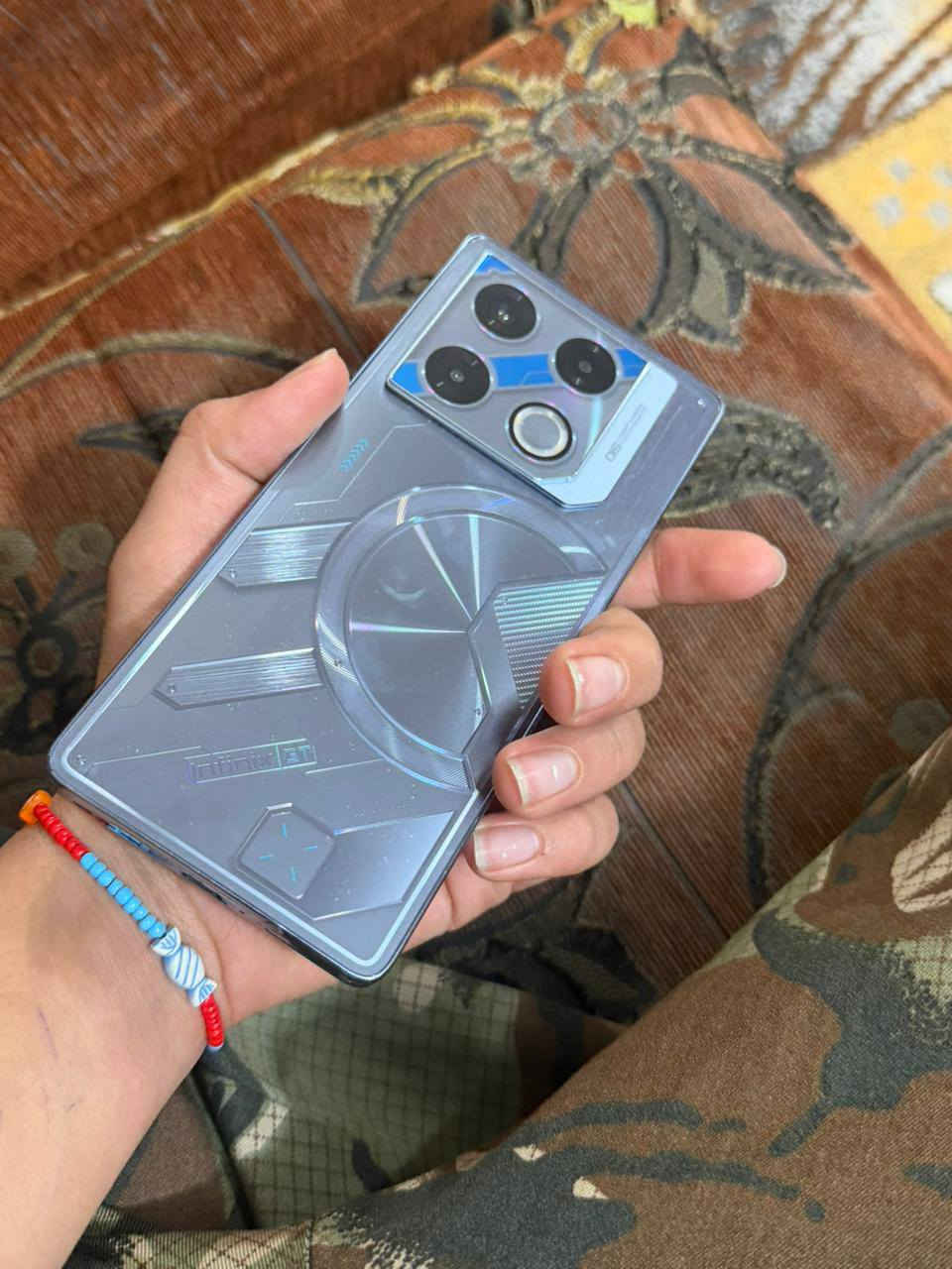 السلام عليكم موبايل للبيع انفنكس جي تي 20 برو 
ذاكره 256
رام 12
جهاز فول ما مفتوح 
نضيف جدا 
سعره 230 بي مجال
العنوان بغداد بلديات الصحفيين قرب حسن وحسين
رقم *********** 
رجاء بدون تعليق سلبي
