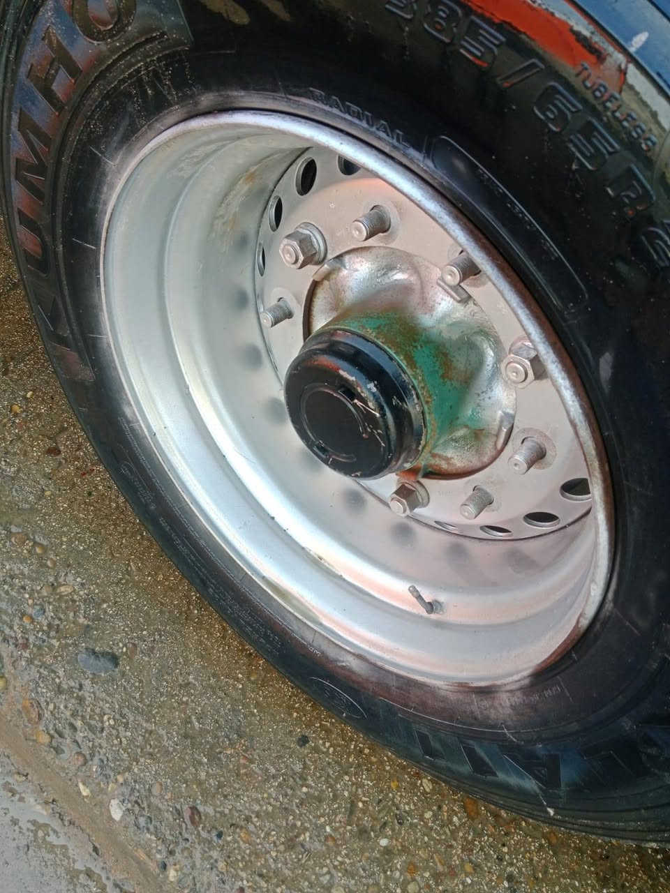 ***********
السلام عليكم دنكير حرفش لبيع
هوه وتايراته كامل
