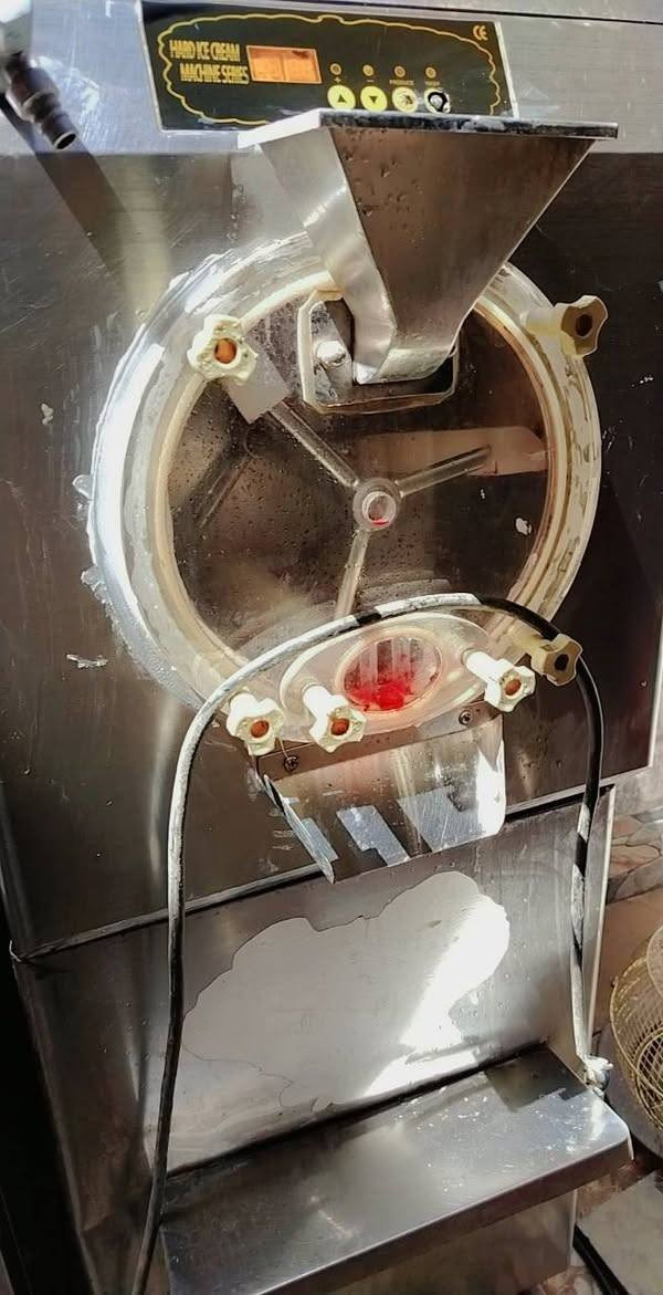 ***********
صاحب المكاين 
خابر واتساب
