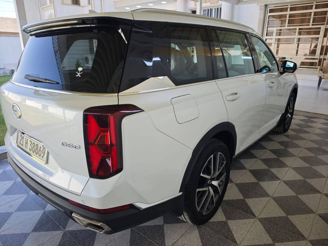 (GAC)  GS8 2023
(فول مواصفات) فئة GT مكفولة من تبديل وبارد وصبغ عدة تكحيل براس الدعامية من جوة 
🤚بيع اومراوس  بلاندكروز او برادو من موديل 9 الئ 12 او حسب القناعه
•محرك 4 سلندر 2,0L توربو 
•كير 8 سرعات بقوة حصانية 258 حصان 
•بصمة عدد 2 تشغيل عن بعد 
• رقم سليمانية بسمي 
•عداد المسافة 34,000
•فتحة سقف بانورامية 
•7 راكب 
•تحكم كامل بالشاشة 
• تدفئة وتبريد بالمقاعد الامامية 
•المقاعدة الأمامية كهربائية بالكامل 
•نظام اضاءة محيطية ذكية متعددة الالوان 
•نظام تعديل الصوت حسب سرعة السيارة يعله وينصه
•قاعدة شحن لاسلكي 
•نظام الصوت ألباين بـ 10 سماعات 
•حساسات امامية وخلفية 
•كاميرات محيطية بكل اتجاهات السيارة 360
•تسجيل الفيديو الطريق
•نظام تثبيت السرعة 
•نظام تحذير التصادم الامامي
•نظام الكبح التلقائي في حالة الطوارئ 
•نظام تحذير مغادرة السيارة 
•نظام المساعدة في الحفاظ على المسار
،لايت زنون عدسات 
،تبريد 3 قطع مركزي 
،صندوك كهرباء 
، مري شفط 
$ السعر 210 وبيها مجال 
📍مكان السيارة: بغداد التاجي 
***********
