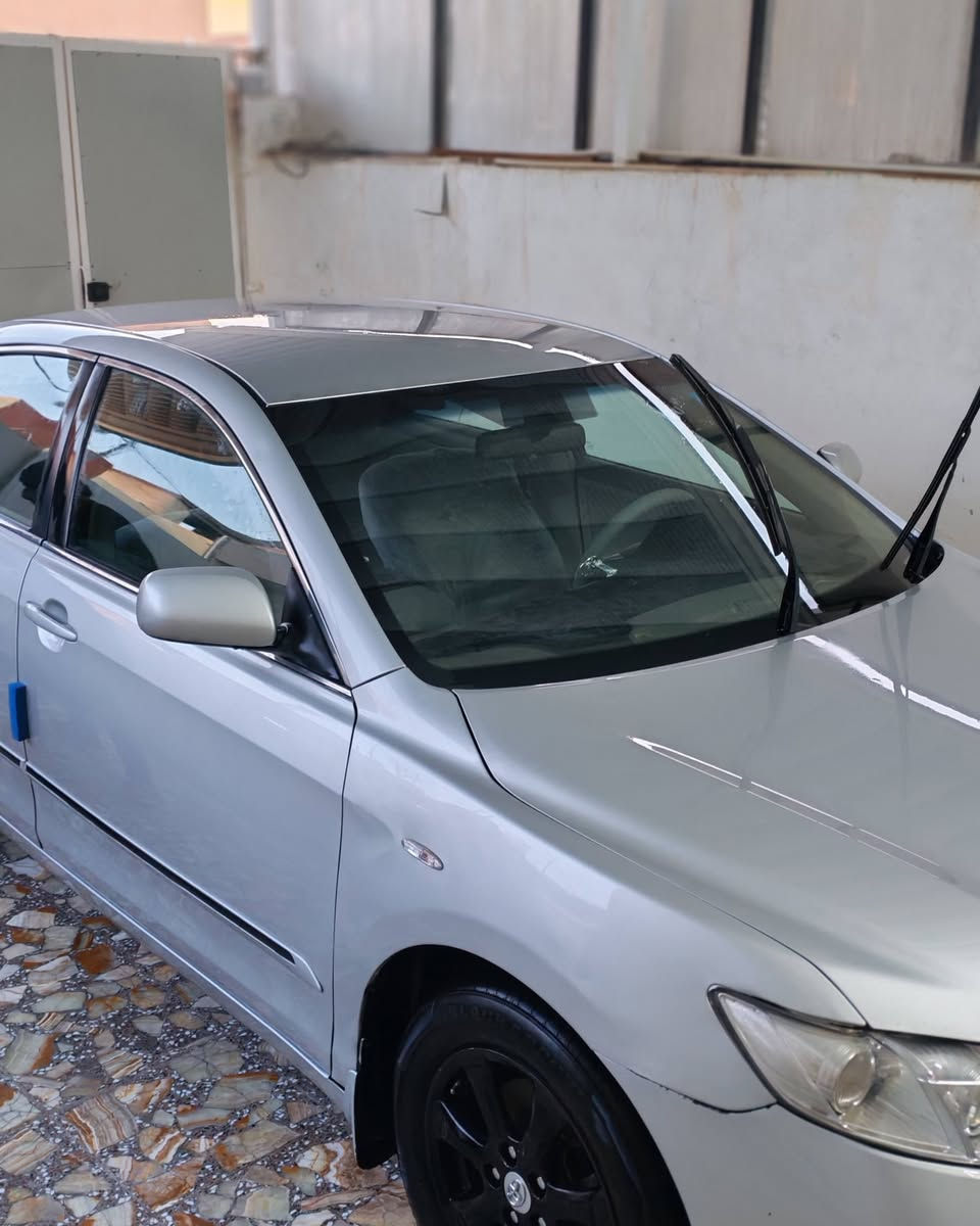 سلام عليكم تيوتا كامري 2007 سياره نضيفه ومكفوله من ضربه فقط صبغ احزام اثر جراد كير ومكينه وحدايه كله جديد رقم نكليزي بغداد / عنواني نجف / بيع او مراوس 
رقم تلفوني ***********
