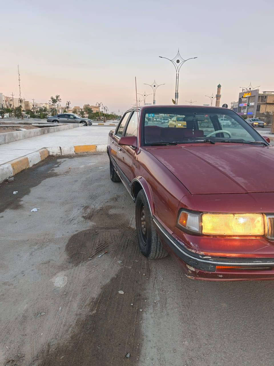 سلام عليكم اولدز موديل ٩٠ سياره مكفوله من الضربه بيه جراد بسيط بلقماره والبنيد والجنطه وبيه بخار بسيط بلمكينه بدون تنقيص رقم بغداد مشروع وطني تحويل ثاني يومو
 السعر ٣٣ ورقه وبيه مجال الاستفسار ع الرقم  ***********
