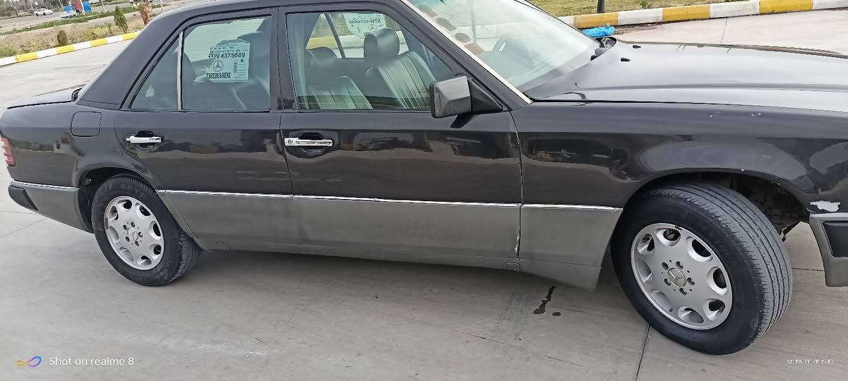 السلام عليكم ورحمه الله وبركاته
مارسدس 
1991
صبغ عااام جماليه بدوووون ضربه
محرك 2500vvt
رقم اربيل الجديد بسمي تريد تحويل أو وكاله اني حاضر 
سنويه لحد 2031
شاشه وكاميرا 
گير محرك بشرررط
تبريد شغال وبشرط
صدر تايرااات كله بشرط 
غرفه جديده قواعد دبلات  واحد سليمه واحد معمر 
السعر 55 وبي مجال بسيط للشراي الجاد
مكانه كلار الصمود
الخاص مفتوح
للاستفسار ***********
