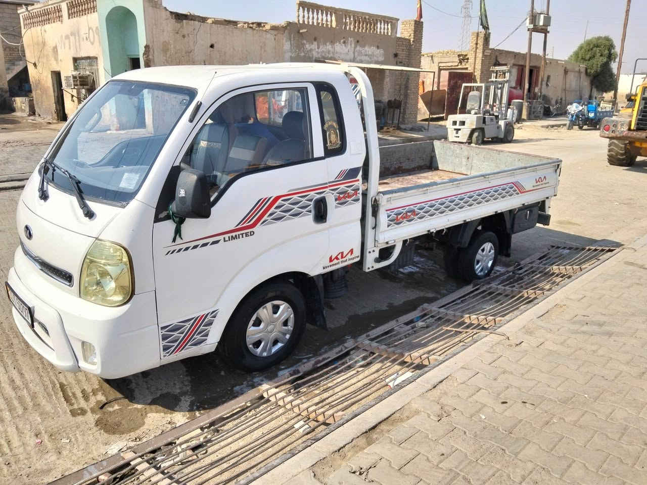 من رخصت صاحب كروب سياره بنكو 2008 رقم يغداد بسمنه كامر تبريد شغال شاشه كير ومحرك اكسل جسد بيه رشات صبغ سعر 80 وبيه مجال و تلفون ***********. بيه واستاب
