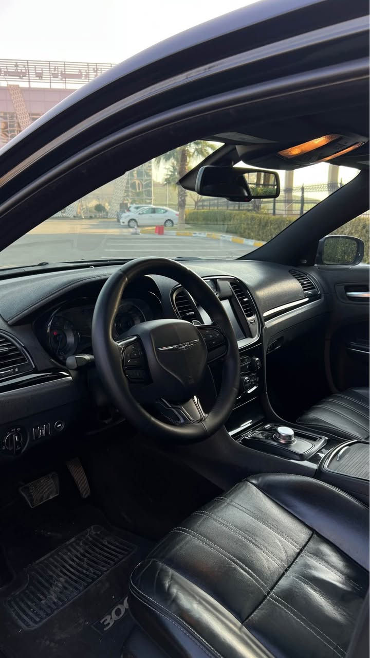 اول شي عليها غرامات تقريبا 17 ورقه انزل من سعر السيارة🔥💣
كرايسلر C300 فول مواصفات S موديل 2018✅
حادث السيارة 1 جملغ امامي بدون دواخل و ارباكات⚠️
مكان السيارة دهوك فقط للبيع ماشية 110 الف فقط🌍
مكفولة من (كير/محرك/تبريد/كهربائيات) وضع الشركه💯
سيارة باسمي وكالة او تحويل نفس اليوم انشاءلله سهلة🙏
برغي ممفتوح هيكل السيارة كلها بدون نقص و جاهزة👌🏻
سيارة وارد امريكي داخلة كلين بالعراق صار الحادث🥇

سعر السيارة 245$ ورقه ارامات تنزل من السعر يعني تقريبا يصير 228$ تريد نتعامل معاملة واتساب مفتوح💐
*********** دهوك, العراق
