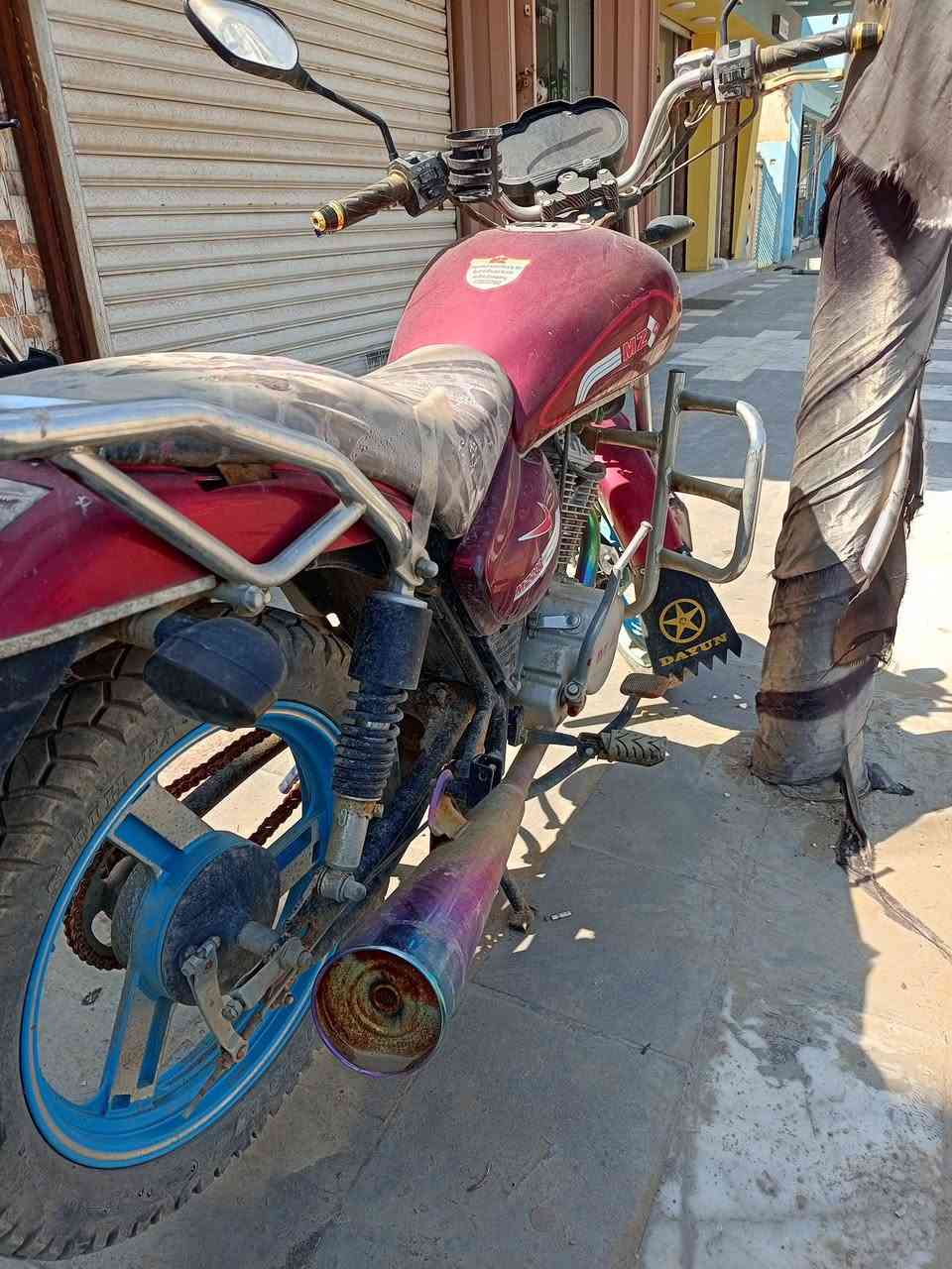 السلام عليكم موطور للبيع نوع mz نظيف نظيف بالصوره تجي تاخذه نقص زنجيل الموطور مكفول من المحرك من الشاطئ للنتصال اكثر على هاذا الرقم موجود ***********موجود
