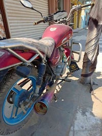 موطور للبيع نوع mz نظيف نظيف بالصوره تجي تاخذه نقص زنجيل الموطور مكفول...