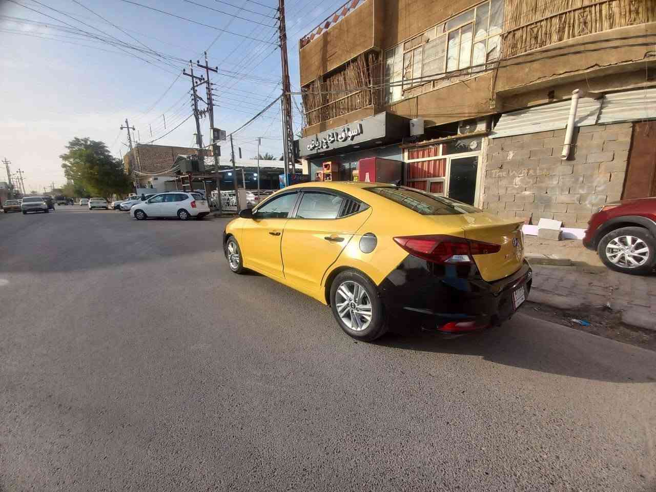 سلام عليكم ورحمة الله وبركاته
للبيع النترا 2019 وارد امريكي فووول مواصفات 
رقم بغداد الانكليزي بسمنه سياره جديده بمعنى الكلمه 
ضرر السياره من امريكا باب خلفي فقط
وبل عراق صار بيه تعديل بارد بل الباب الامامي 
بجم كبس بلادي 
سياره لونه البلادي اسود وانصبغت تكسي 
ماشيه 150 الف كيلو متر 
محرك 2000 دوش بلادي ما مفتوح 
تخم تاير جديد 
حداديه جديده
السعر 128 وبيه مجال 
العنوان الانبار هيت 
***********
