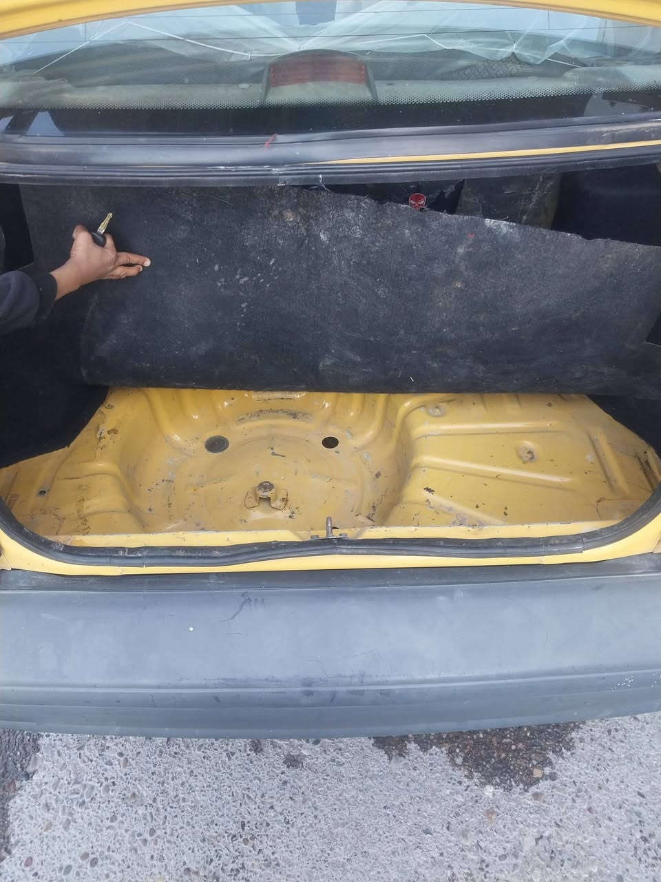 سلام عليكم عندي سايبه موديل 2017سياره مكفوله لاضربه ولا صبغ ولا تبديل مكفوله شواصي جديده  محرك كير مكفول تبريد ثلج صدر خلفي مامي جديد تخم تاير جديد رقم نكليزي سنويه جديده مصفره هيه وقرامات سياره خير من الله مامشتقله تكسي
العنوان بغداد رقم *********** تصل بيك خير ودلل 
سعر مناسب تصل على رقم مامتواجد على الفيس  مصولك كلشي حته مقطع مصولك حبيبي
