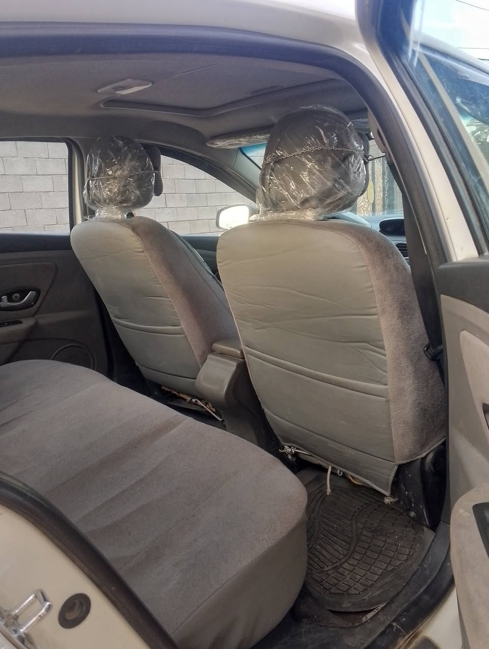 السلام عليكم سني سامسونك موديل 10 رقم صلاح الدين مشروع وطني تحويل مباشر سياره فول مواصفات بس كير عادي سياره محرك كير كهربائيات صدر تخم تاير كله جديد تبريد ثلج السعر 80 ورقه ترهم مراوس مكان الانبار ***********
