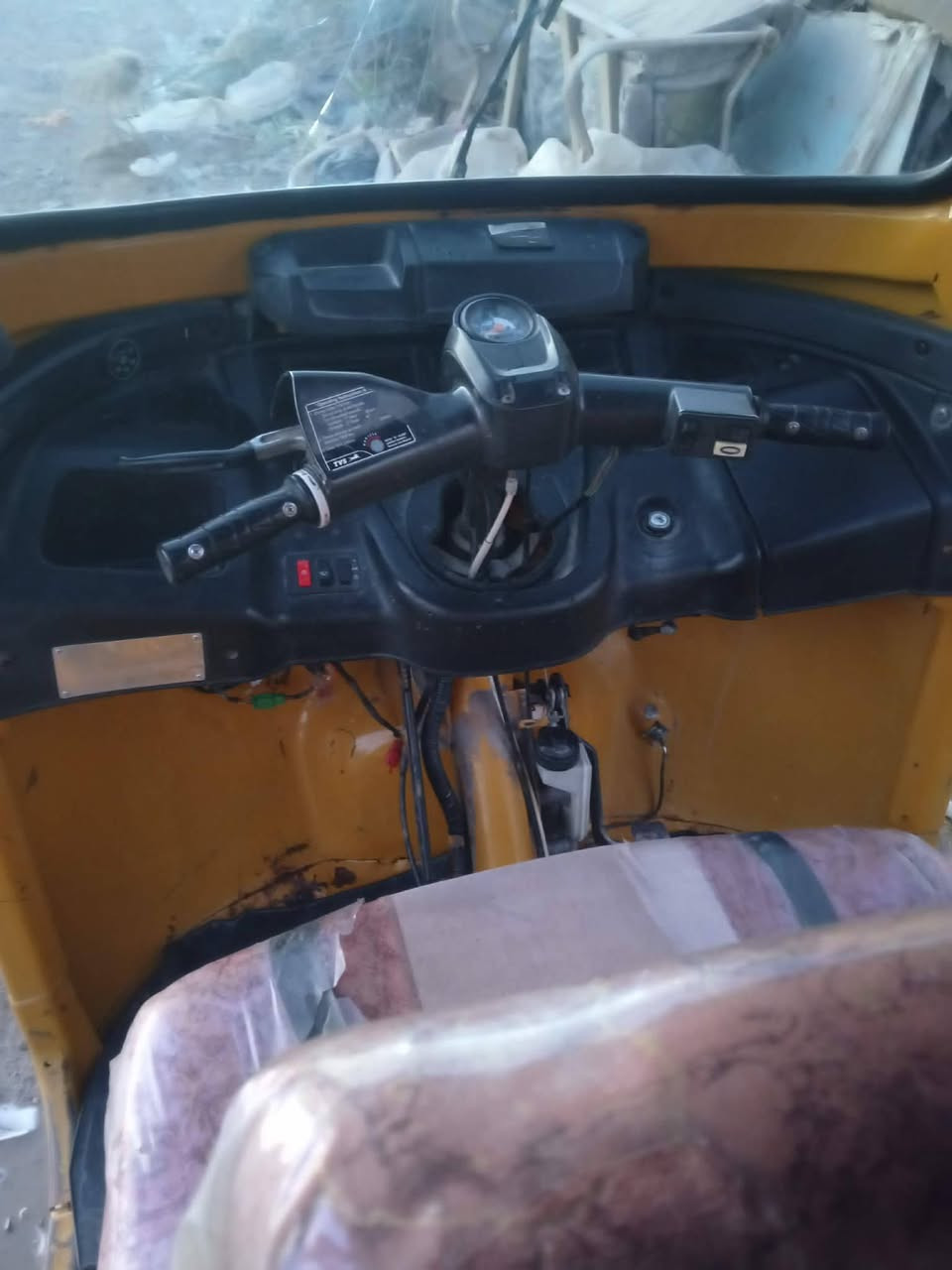 السلام عليكم تكتك للبيع موديل 2019 تي في اس اوراق كامله السعر الاتصال على الرقم وبي واتس اب
الرقم: ***********
