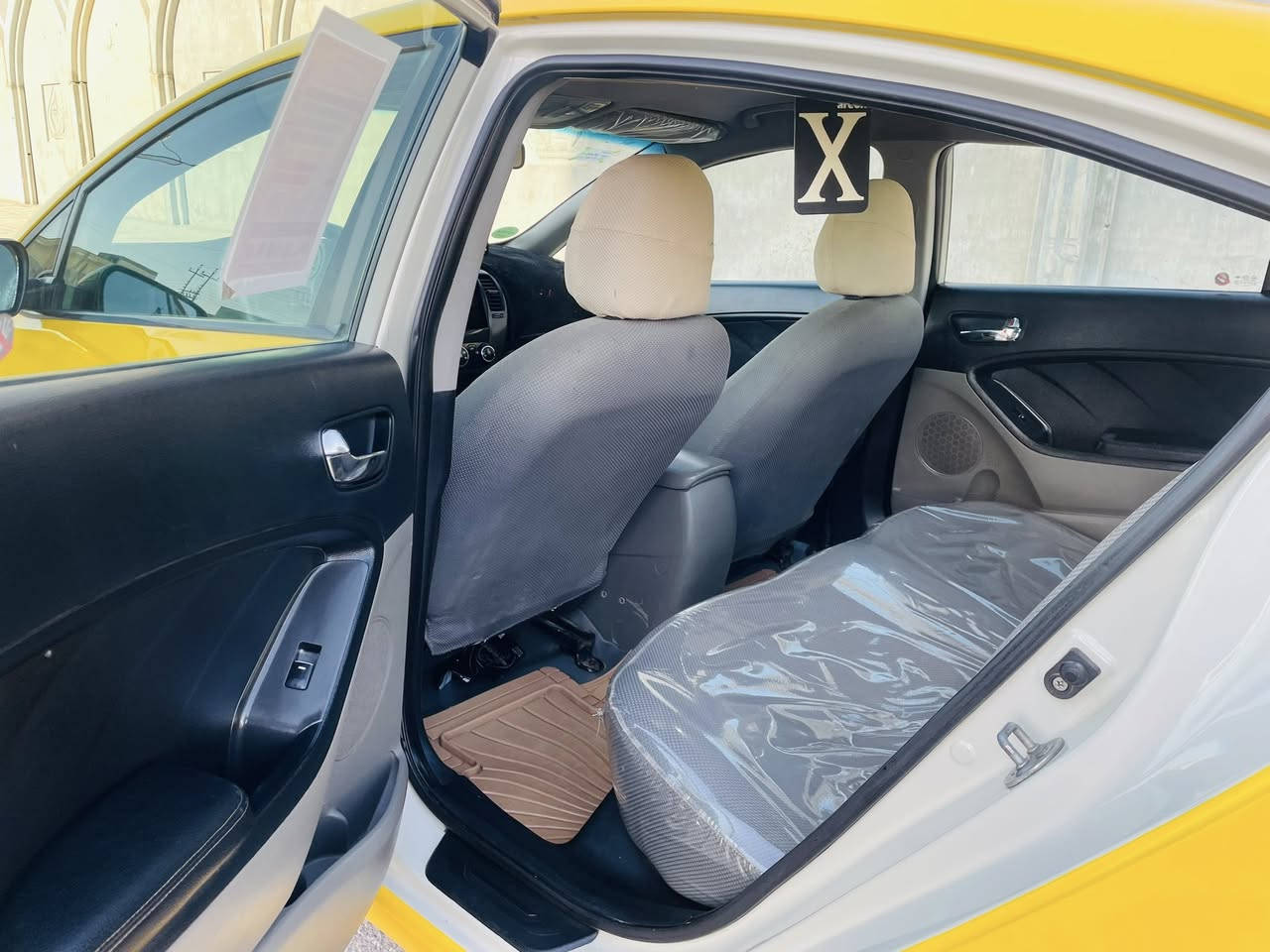 سلام عليكم البيع كيا فورتي موديل 2015 وأرد امريكي حادث بنيد فقط بدون دواخل باقي مكفوله كفالة عامة اليبل وآحد مواصفات شاشه كأمره حساسات تحكم ستيرن تحديد مسار مثبت سرعه نضام يكو داخل لونين  سيارة جديدة وجاهزة من كلشي تبريد ثلج حدادية تخم تاير كير ومكينة 2000 مكفولات دوش سنوية الغاية 2028 هزه جديده هيه غرامات مصفره سيارة أحله من صور السعر 113 الأستفسار علا رقم *********** مكان سيارة كربلاء
