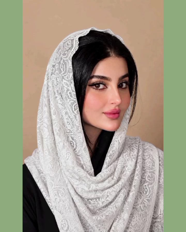 ✨ وصل شال الذكاء الاصطناعي الترند ✨
🧵 خيط بريسم وقماش تول فاخر
💎 نعومة ولمعة راقية جدآ 
🎀 تصميم أنيق وموديل عصري
🌈 ألوان مميزة تتناسب مع كل الإطلالات😍
قياس الشال / الطول مترين والعرض 70 سم ✔️
#الاصلي الكويتي البريسم 💯 

#گوزمتكالحمال #شال #الذكاء_الاصطناعي #جمابج


**إذا كنت صاحب هذا الإعلان وتريد حذفه لأي سبب، رجاءا أرسل رسالة إلى الدعم الفني**