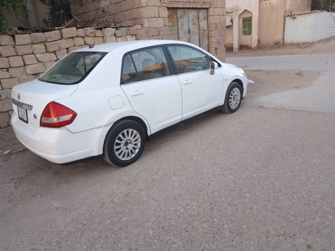 من رخصت اصحاب الكروب نيسان تيدا موديل 2006  خليجي مكفولة
بيها باردات صفحة العبري سيارة بأسمي رقم ميسان مكانها ميسان السعر 60وبيها حك جيتك ويخدمتك للاتصال خاص او الرقم *********** كلها شغالة مابيها. نقص برغي ترايك بغداد تبريد
