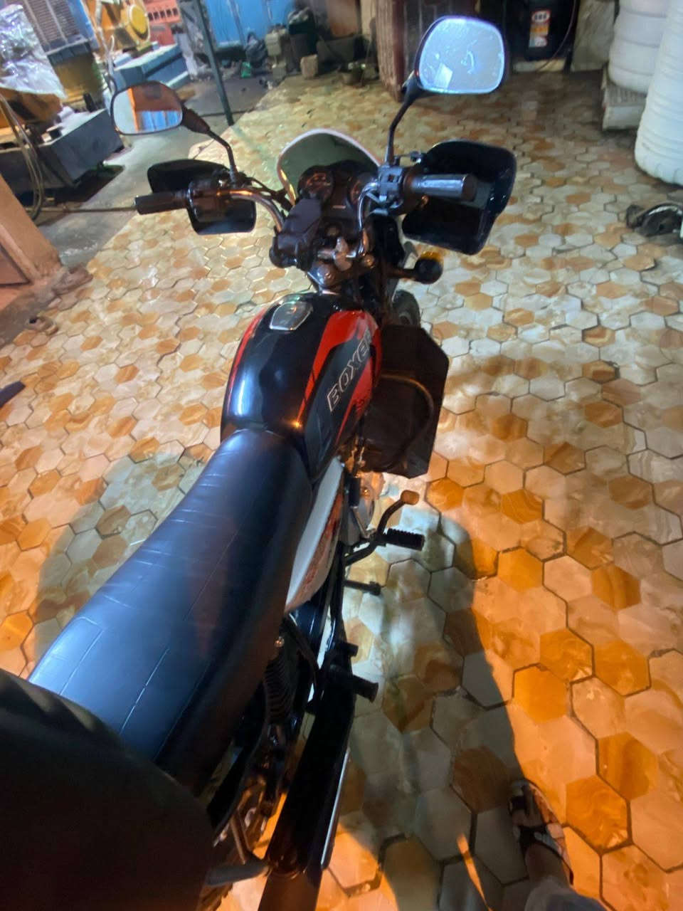 السلام عليكم درجه بوكسر مرقمه موديل 2023 ماشيه 21 الف مكفول مابيه نقص عل فحص أريدها 2500 مليونين ونص مكاني مدينه الصدر ***********
