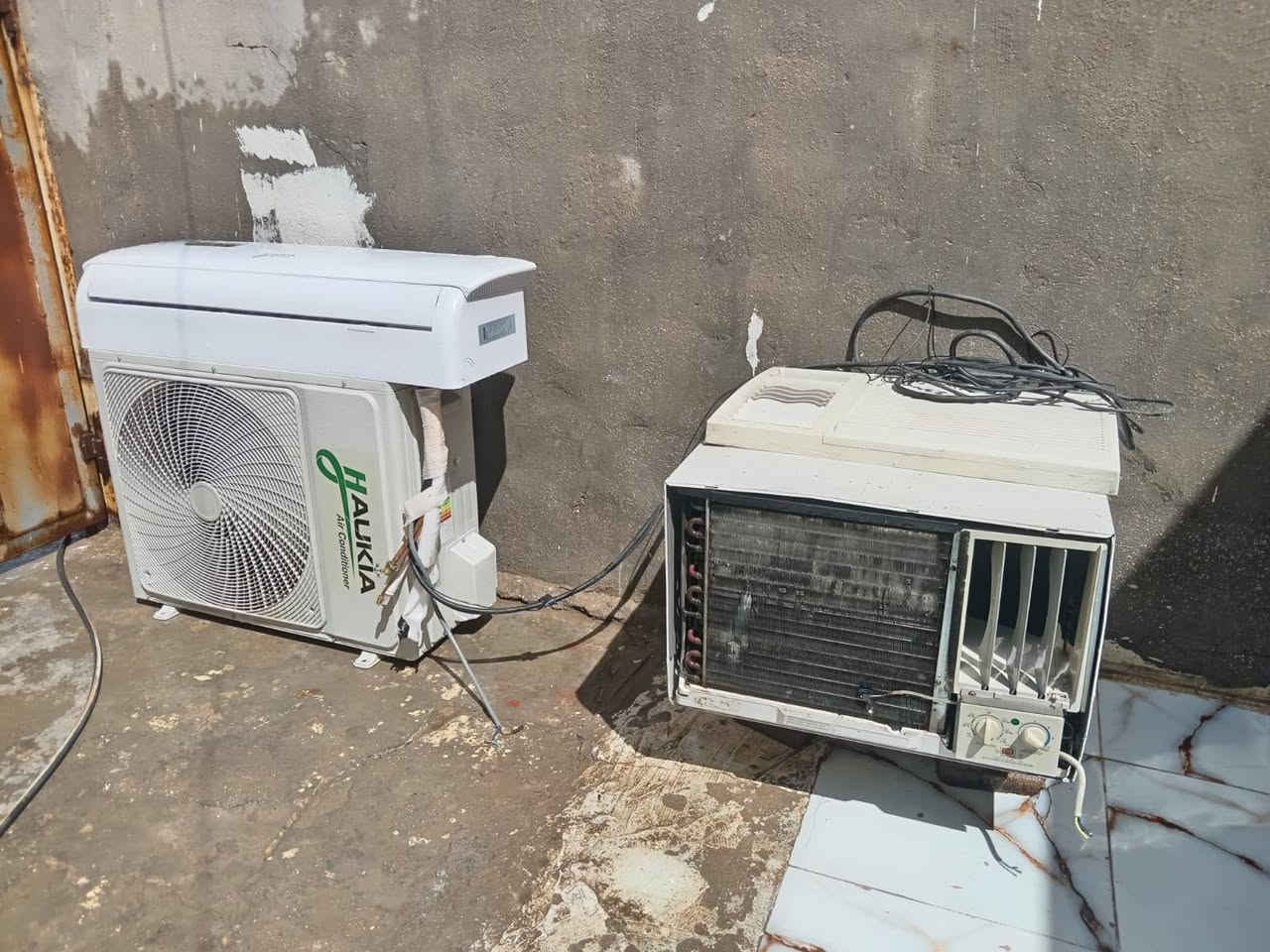 عل رسبلت ٢طن وربع.. +مكيف.. الاستفسارقم.... ***********...
