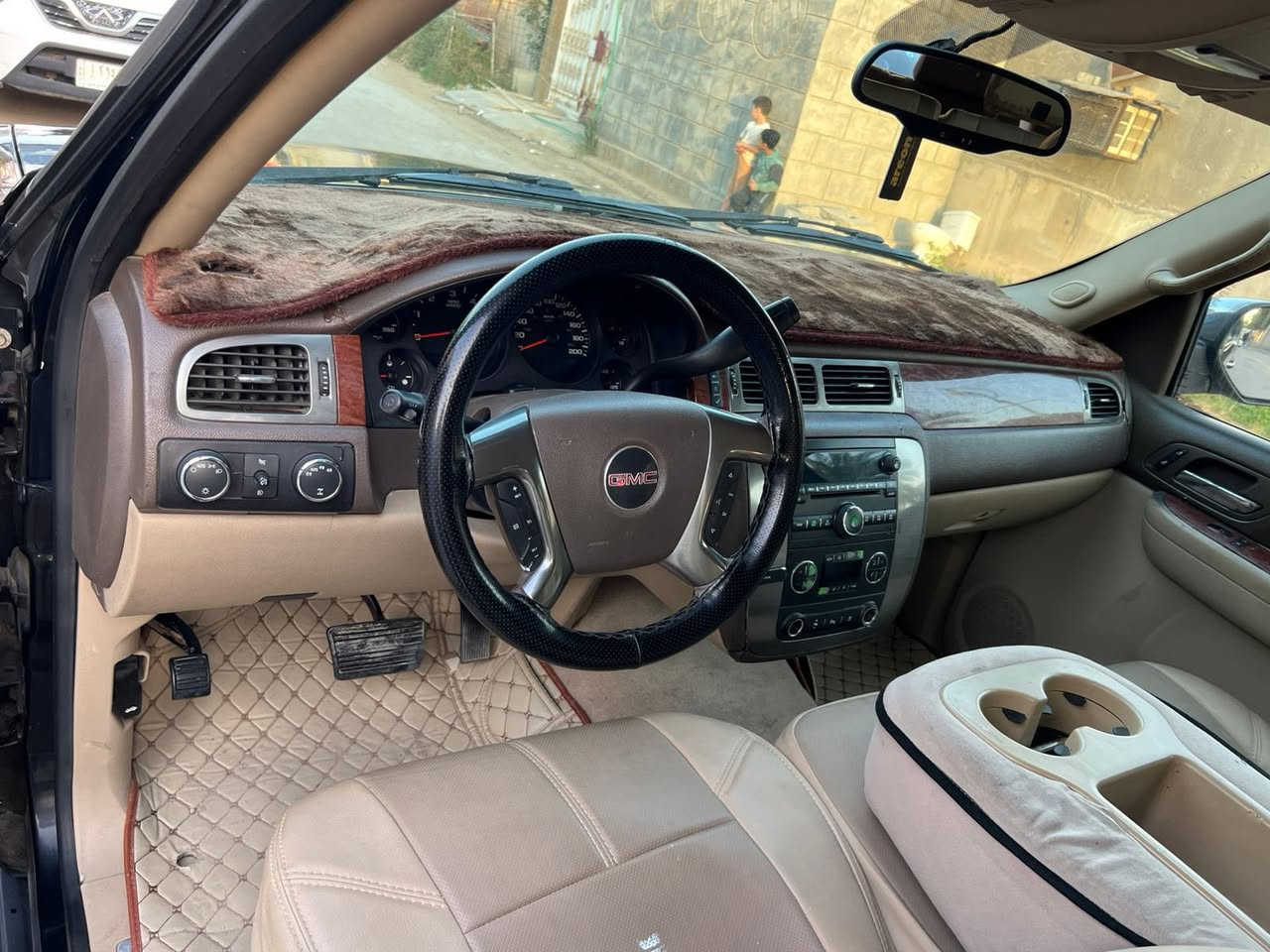 السلام عليكم جمسي 2007 (ادوات ادوات )خليجي مكفوله مكينه كير حداده تبريد طخم تاير سياره جاهزه بيع او مراوس السعر $83 
تلفون ***********
