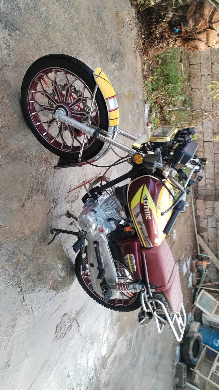 دراجه سيفان موديل ٢٤ محرك ٢٠٠ أوراقها موجوده  كهربائيات كلها شغاله كامله اي نقص مابيها رايدها ب ٧٥٠ وبيها مجال الاتصال علئ الرقم ***********
