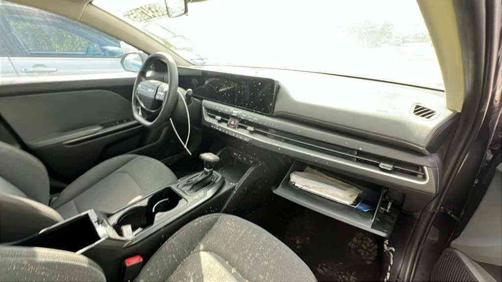 السلام عليكم  خواتي سياره k4 مديل 2025. مواصفات Le شاشه بصمه السعر واصل عمان الحر 115$ وبي مجال للطيبين 
للستفسار رقم الهاتف ***********
