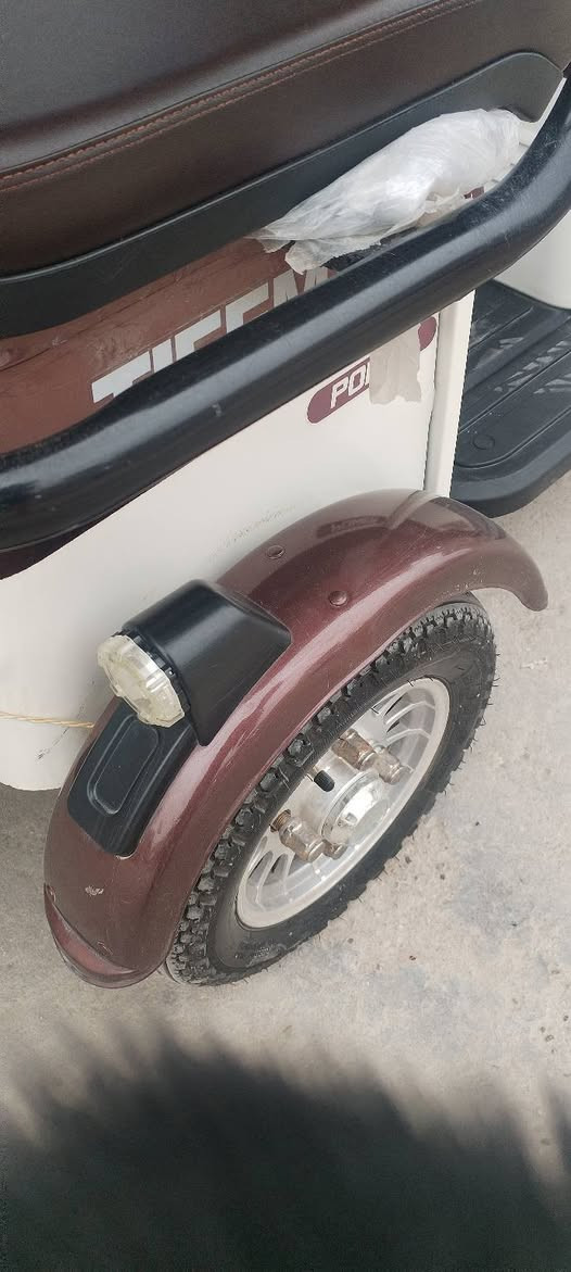 دراجه شحن تصلح اصحاب الااعاقه وطلاب المدارس دراجه امينه وغير سريعه تحتوي على 4 بطاريات 30 كيلو متر حقيقي جديده لك استخدام شهر واحد حته تاير بعده مامسحوحك على فحص السعر 750 وبيه مجال 
وتساب اتصال
***********
