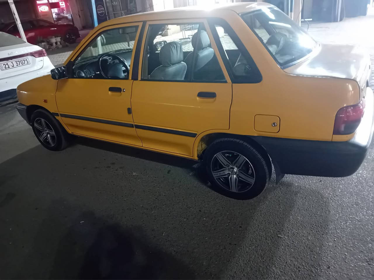 السلام عليكم للبيع موديل 13 نظيفه ب اسمي تحويل ثاني يوم  عنوانها بغداد راغبه خاتون سعر ٣٩وبيها مجال  ممتواجد ع الفيس اتصال ع الهاتف ***********
