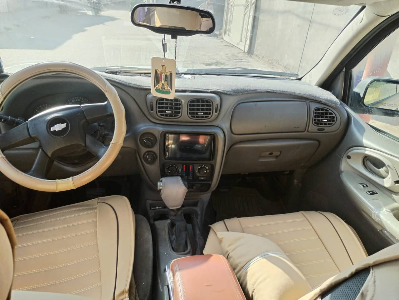 سياره شفر بلايزر موديل 2008 ادوات قابله لتسجيل / العنوان / البصره / القرنه / سعر 55 $ وبيه مجال بسيط 
***********
