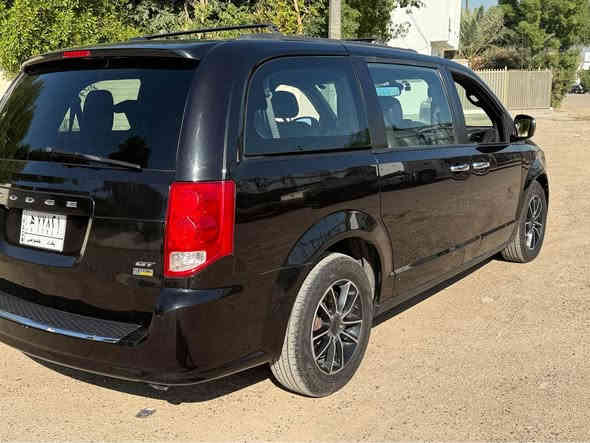 سلام عليكم 
دوج كرنفال
موديل2018 
رقم بغداد تحويل مباشر
حادثه جاملغين وبنيد 
مواصفات GTيعني اعله مواصفات
كير محرك صدر تبريد خير من الله 
السعر 148 ورقه بيه مجال بسيط ماكو هيجي سعر
مكان سياره بغداد بلديات حي تجار 
اتصال على رقم *********** بغداد
