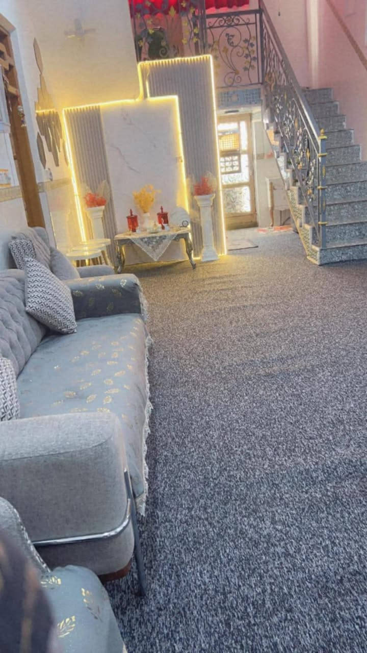 بيت للبيع. 250 شارع المطار
***********
